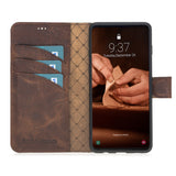 Bouletta iPhone 15 Pro Uitneembare lederen BookCase (Magsafe compatibel) - Antic Coffee
