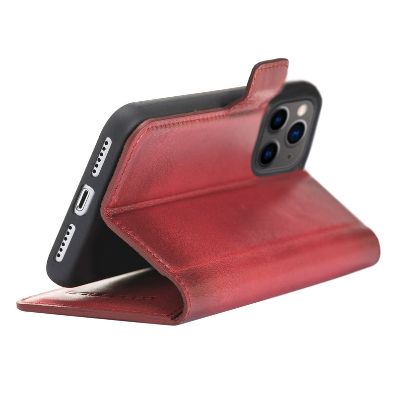 Bouletta - iPhone 11 BookCase - Dark Red